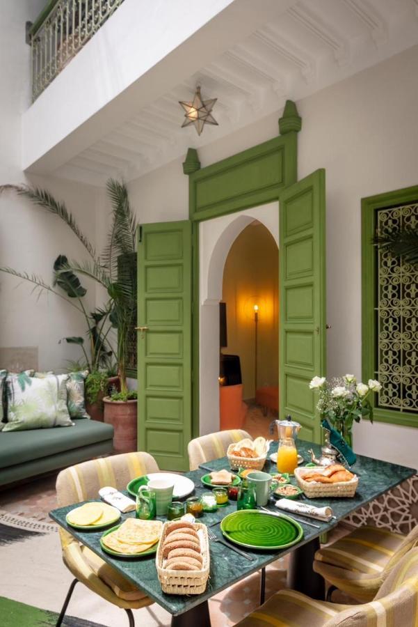 Riad Dar Adal Exclusivite 2 A 6 Personnes Petit Dejeuner Compris Place Jemaa El Fna マラケシュ エクステリア 写真