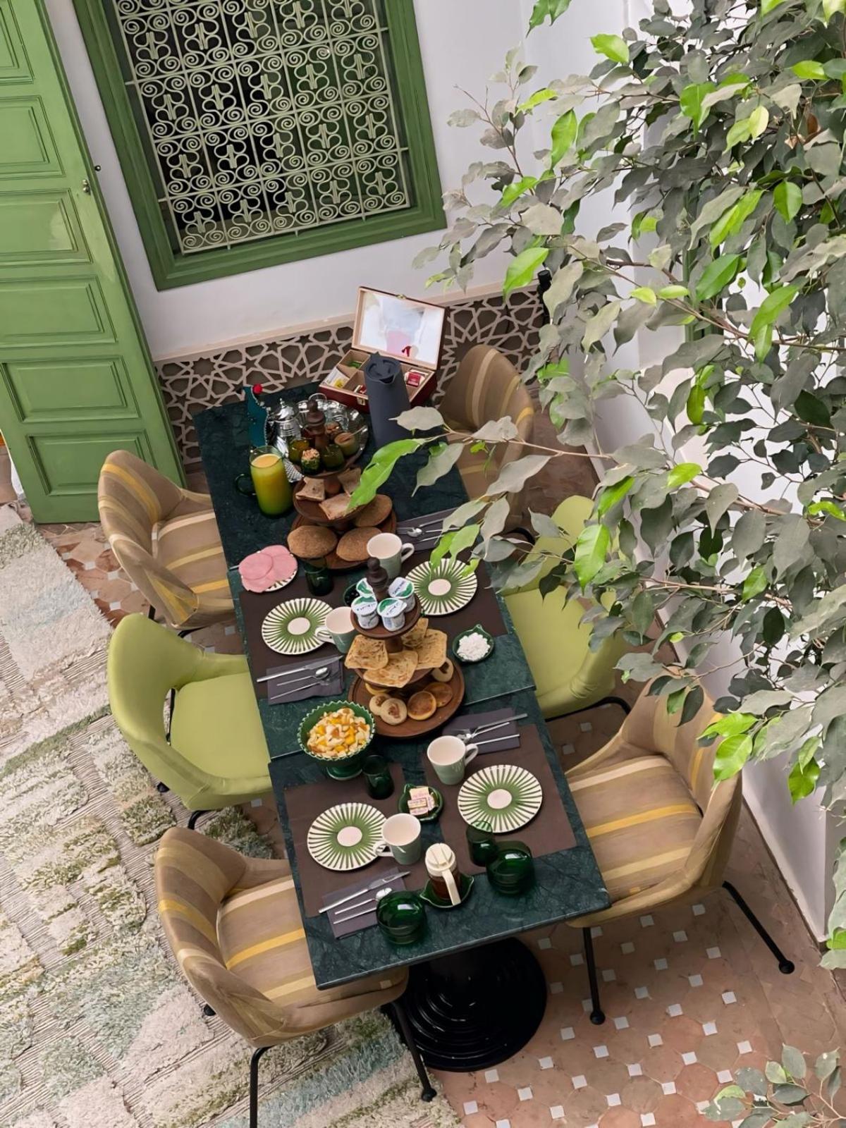 Riad Dar Adal Exclusivite 2 A 6 Personnes Petit Dejeuner Compris Place Jemaa El Fna マラケシュ エクステリア 写真