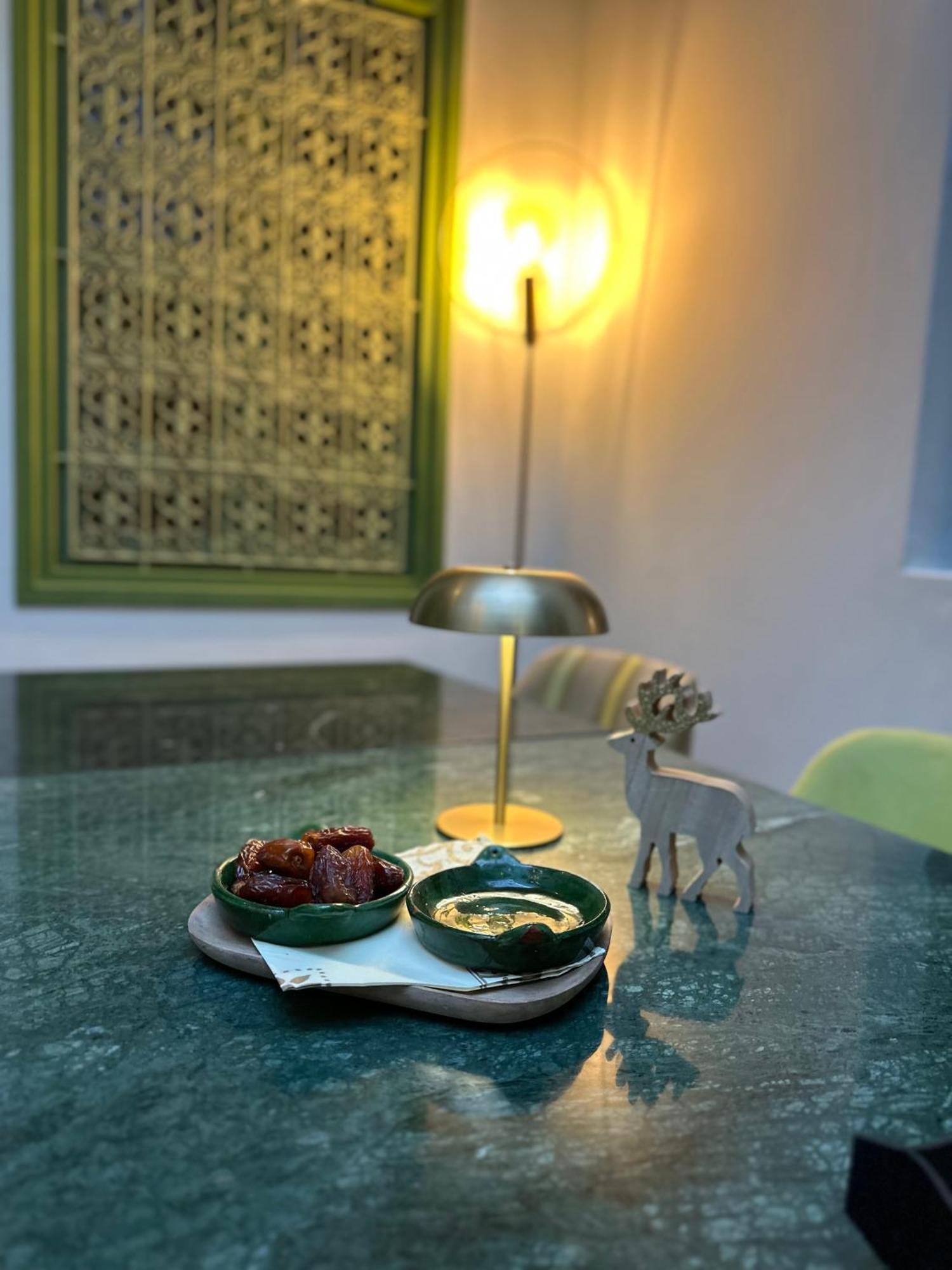 Riad Dar Adal Exclusivite 2 A 6 Personnes Petit Dejeuner Compris Place Jemaa El Fna マラケシュ エクステリア 写真