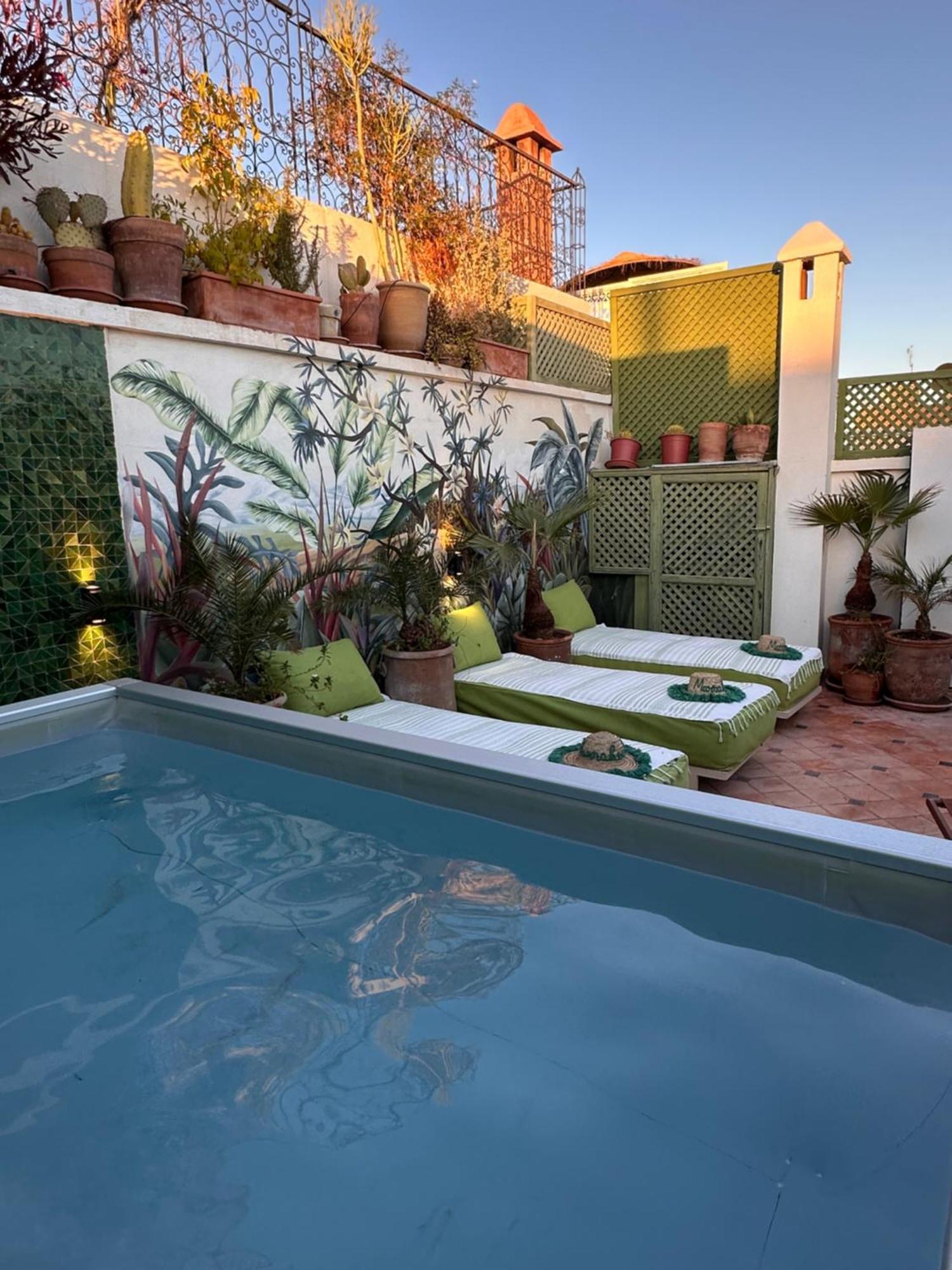 Riad Dar Adal Exclusivite 2 A 6 Personnes Petit Dejeuner Compris Place Jemaa El Fna マラケシュ エクステリア 写真